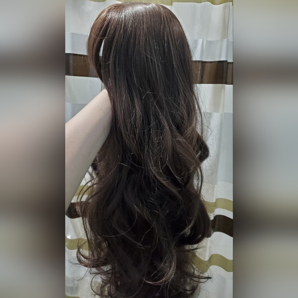 Medium-dark brown synthetic long wavy wig